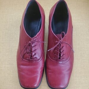 Elegant Red Women's Oxfords